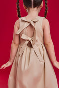 Carregue a imagem no visualizador da Galeria, Vestido Eliza - Bege
